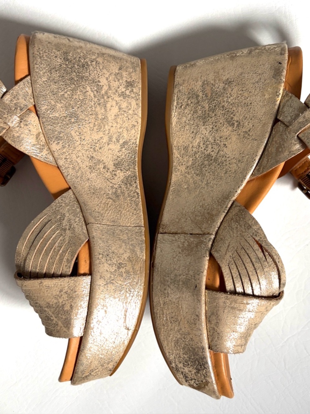 Kork-Ease Women’s Shoes Adelphi Leather Wedge Sandals Gold Boho size 6 - Picture 4 of 15